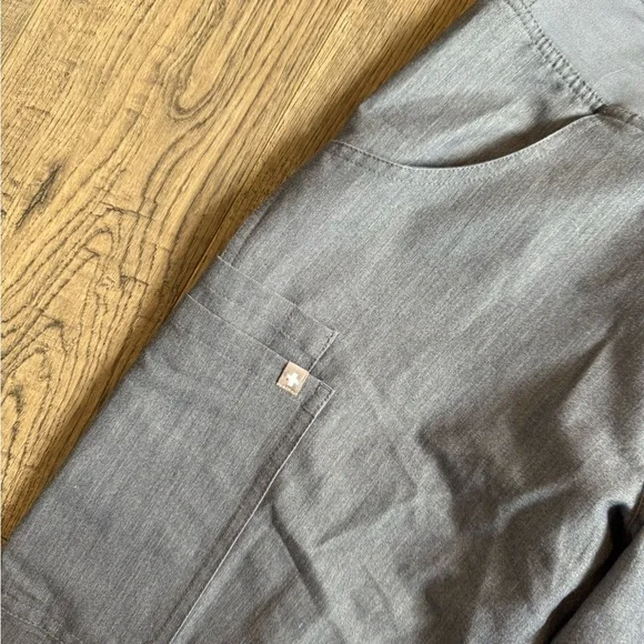 Figs Classic Fit Kade Cargo Scrub Pants Straight Leg- Slate Blue - Picture 2 of 6